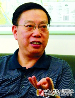 全国政协委员、卫生部副部长、肝外科医生黄洁夫。