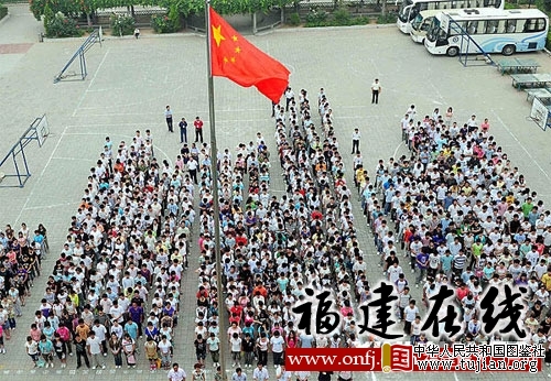 6��7�գ�����ʡ����ʵ����ѧ�μӸ߿���ѧ���ڲμ�������ʽ�����գ�2009��ȫ����ͨ��У����ȫ��ͳһ���Կ�ʼ���С� �»������������