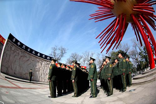 �»�������Ա����Ӣ�Ҳ��ྫ�������Ƿ���ǰ��--��ͼ��