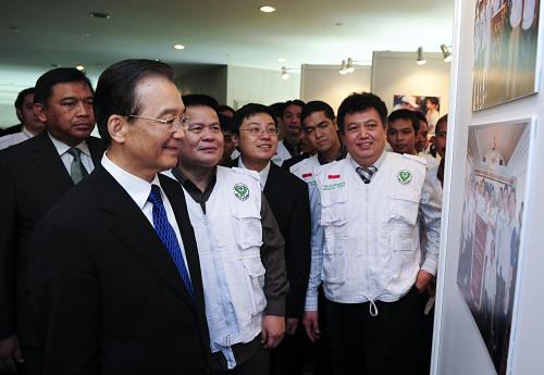 �¼ұ����ӡ�����ҽ�ƶӶ�Ա--�й�ͼ��