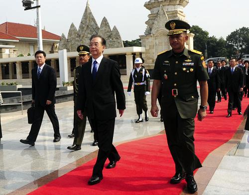 �¼ұ������ʹ�Ӣ�ۼ���׻�Ȧ--��ͼ��