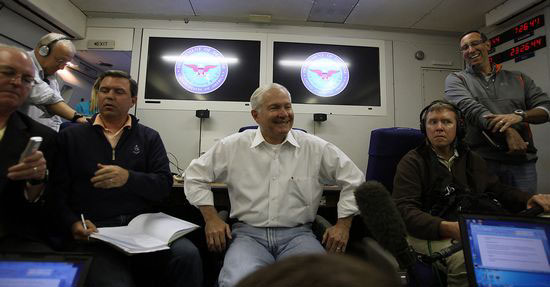 �������ڶ����Ǵ�ƽ���� �ܾ�����̨���������