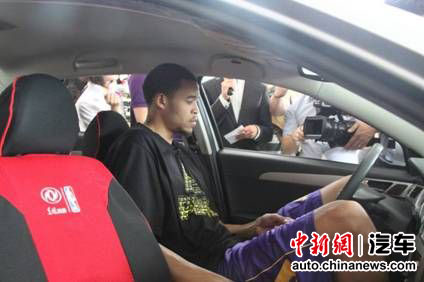 风神“NBA篮球大篷车”进京互动 麦基亲临现场--中国图鉴